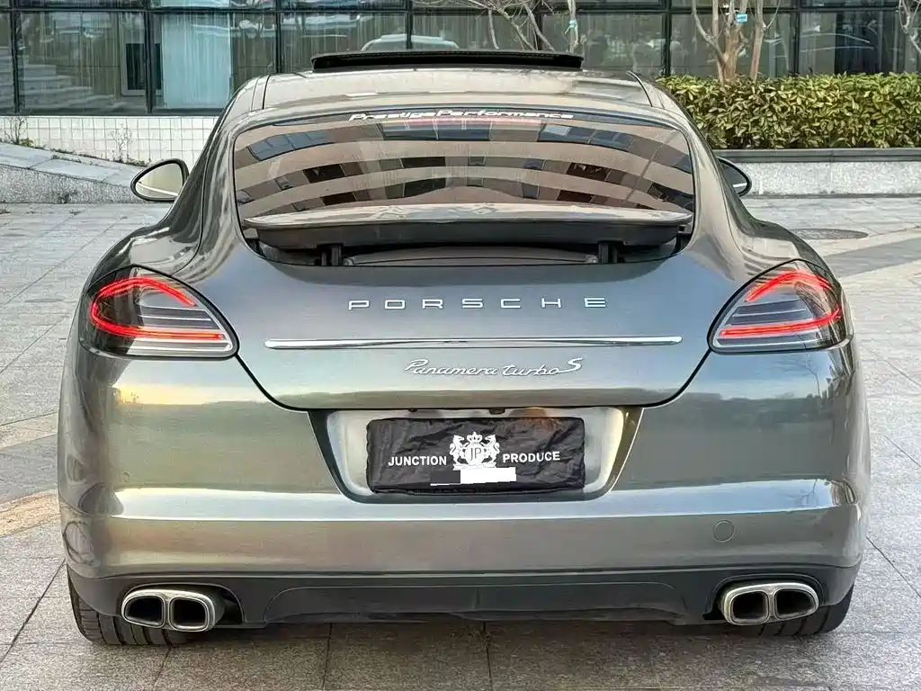 Porsche Panamera 2010 Panamera 4S 4.8L