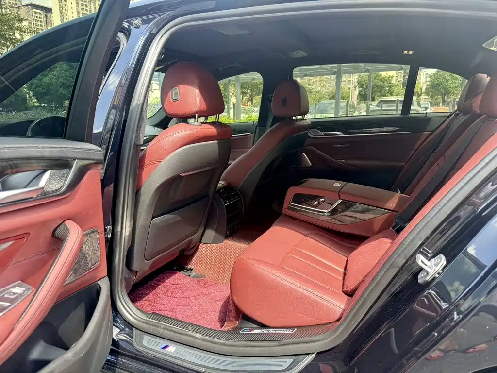 BMW 5 Series — миниатюра 7