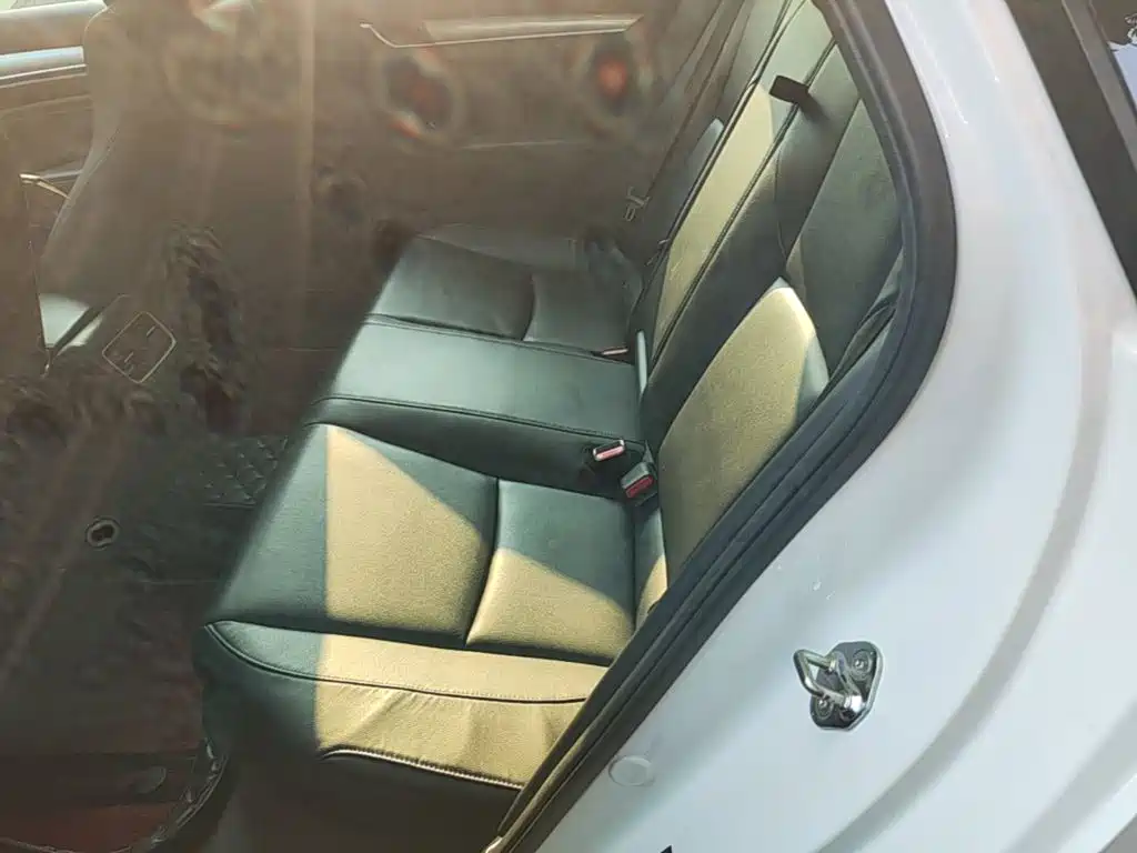 Honda Accord — миниатюра 17