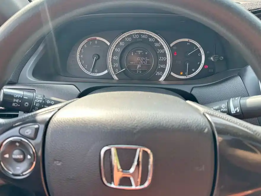 Honda Accord — миниатюра 8