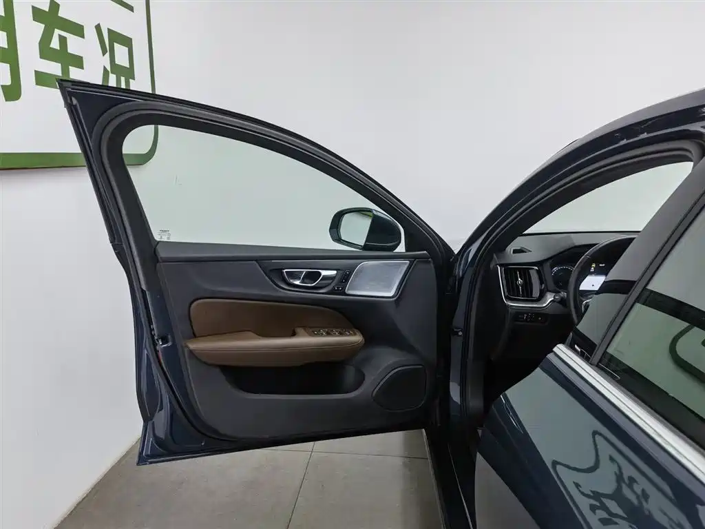 Volvo S60 2022 T8 E Luxury