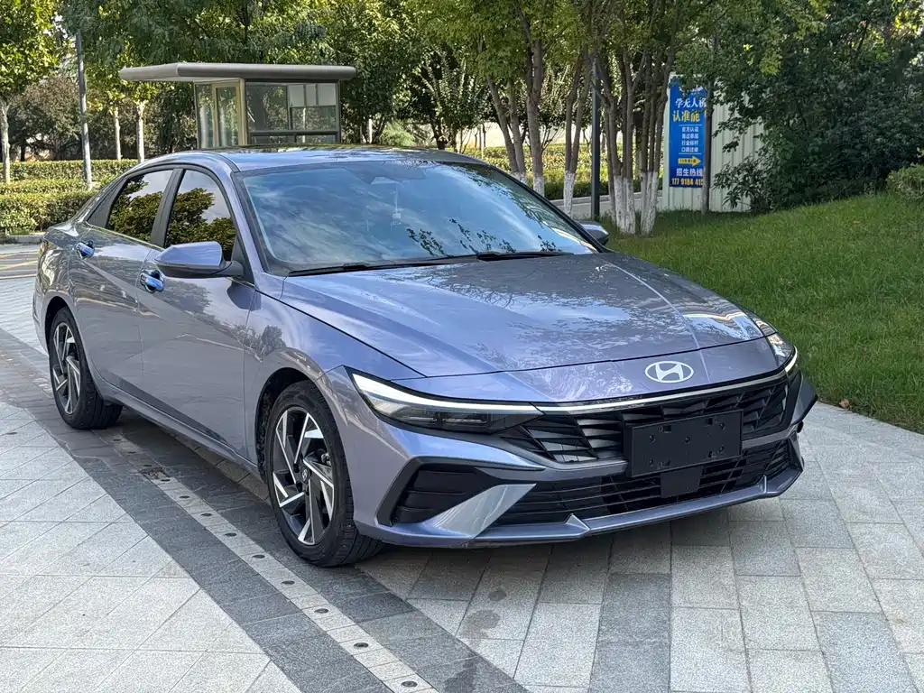 Hyundai Elantra 2023 — фото 3