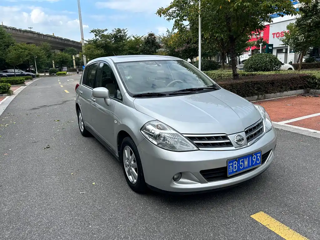 Nissan Tiida — миниатюра 3