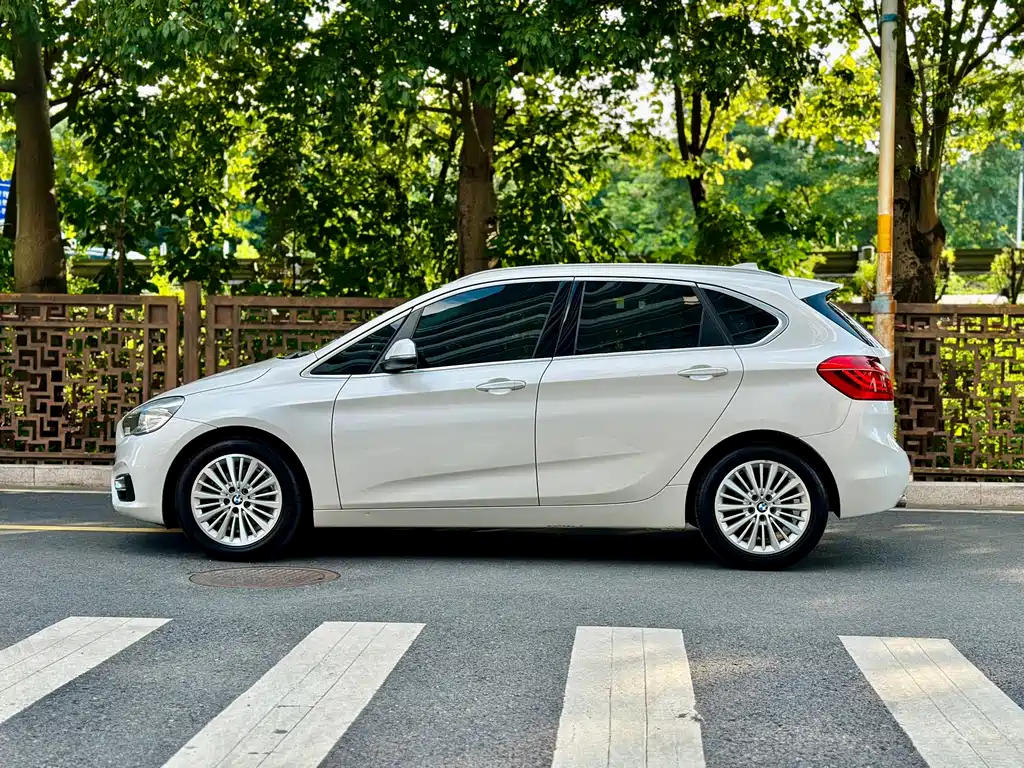 BMW 2 Series Active Tourer (Import) — миниатюра 3