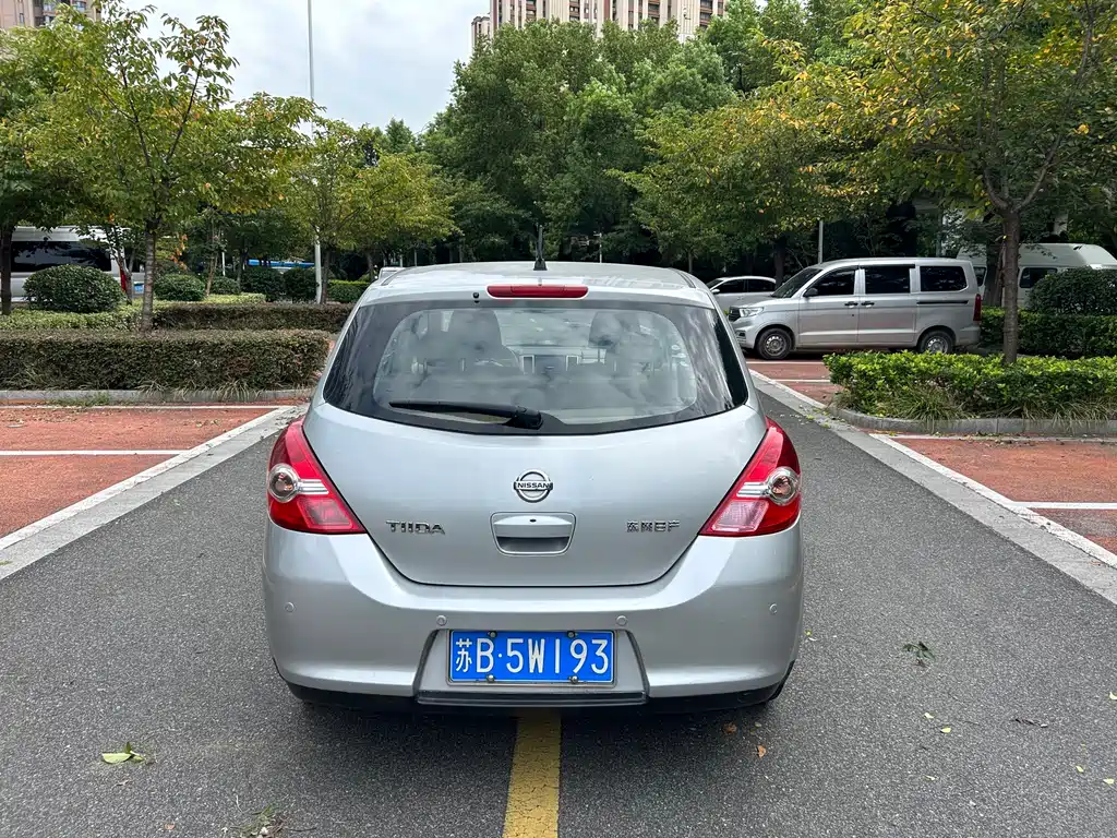 Nissan Tiida — миниатюра 5