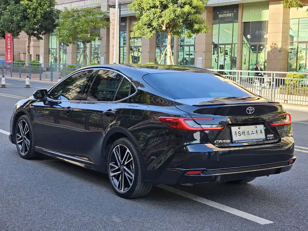 TOYOTA CAMRY