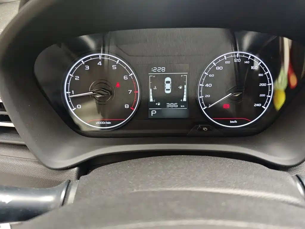 Geely Vision X3 — миниатюра 4