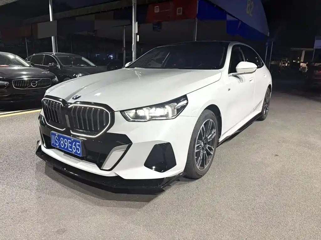 BMW 5 Series 2024 525Li M Sport Package