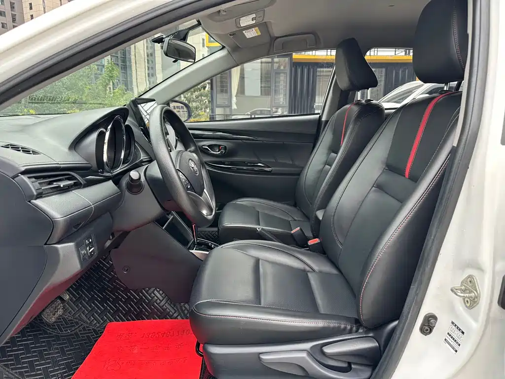 Toyota Yaris L 2022 — фото 9