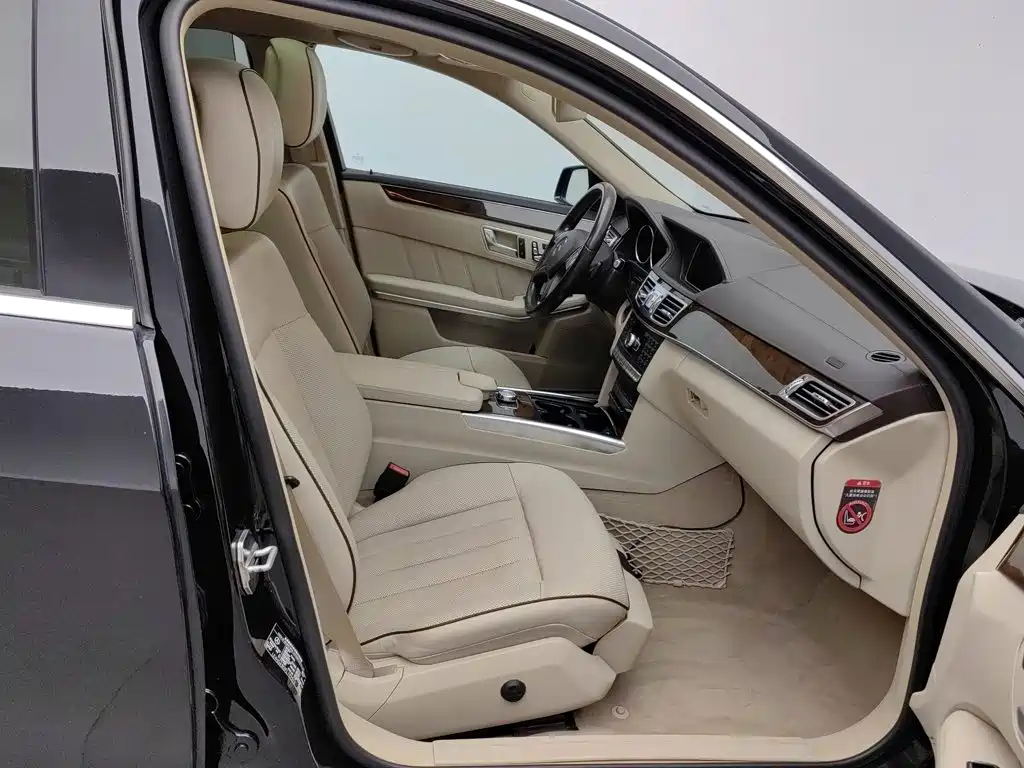 Mercedes-Benz E-Class — миниатюра 23