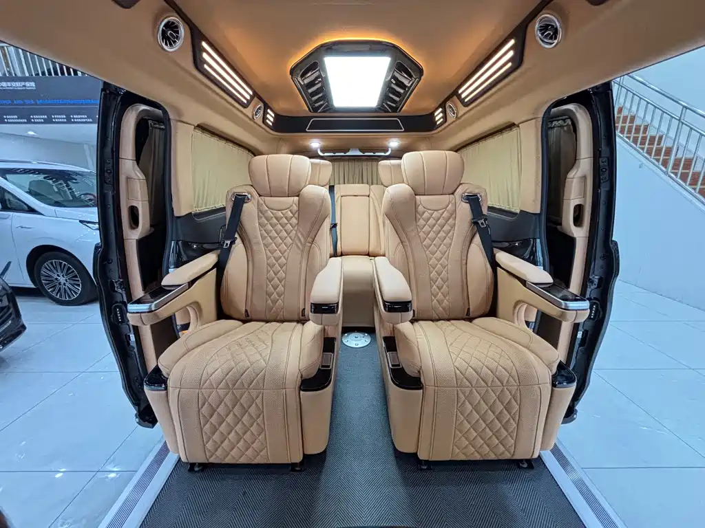 Mercedes-Benz Vito 2023 — фото 13