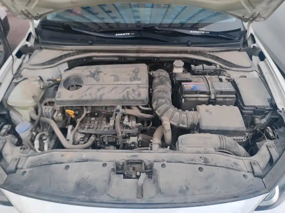 Hyundai Elantra — миниатюра 10