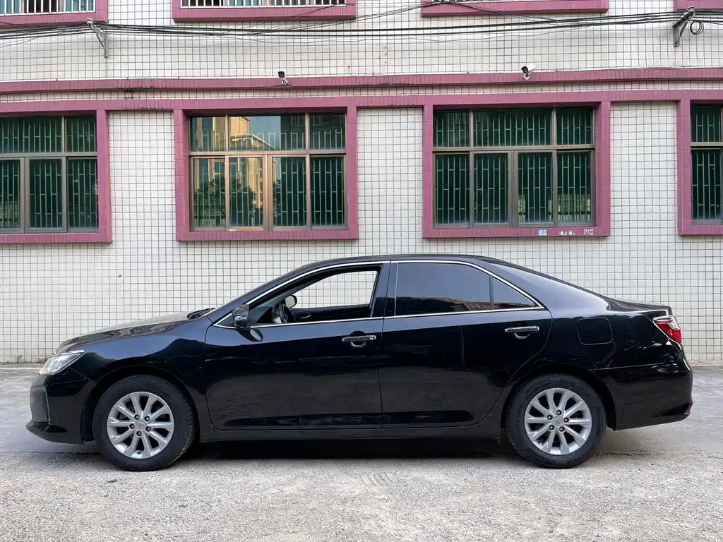Toyota Camry — миниатюра 16