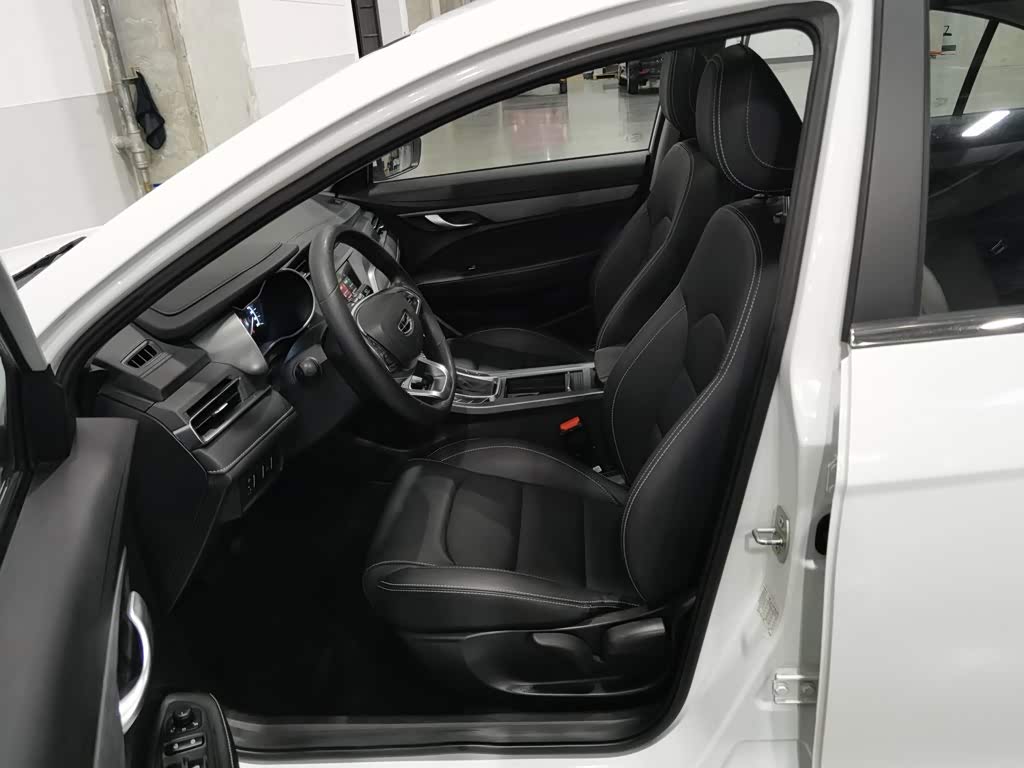 Geely Emgrand 1.5 л 2021 г. Белый, пробег 44300 км