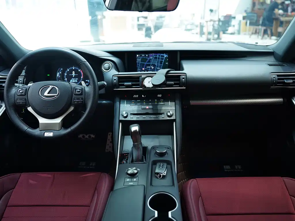Lexus IS 2017 300 F SPORT