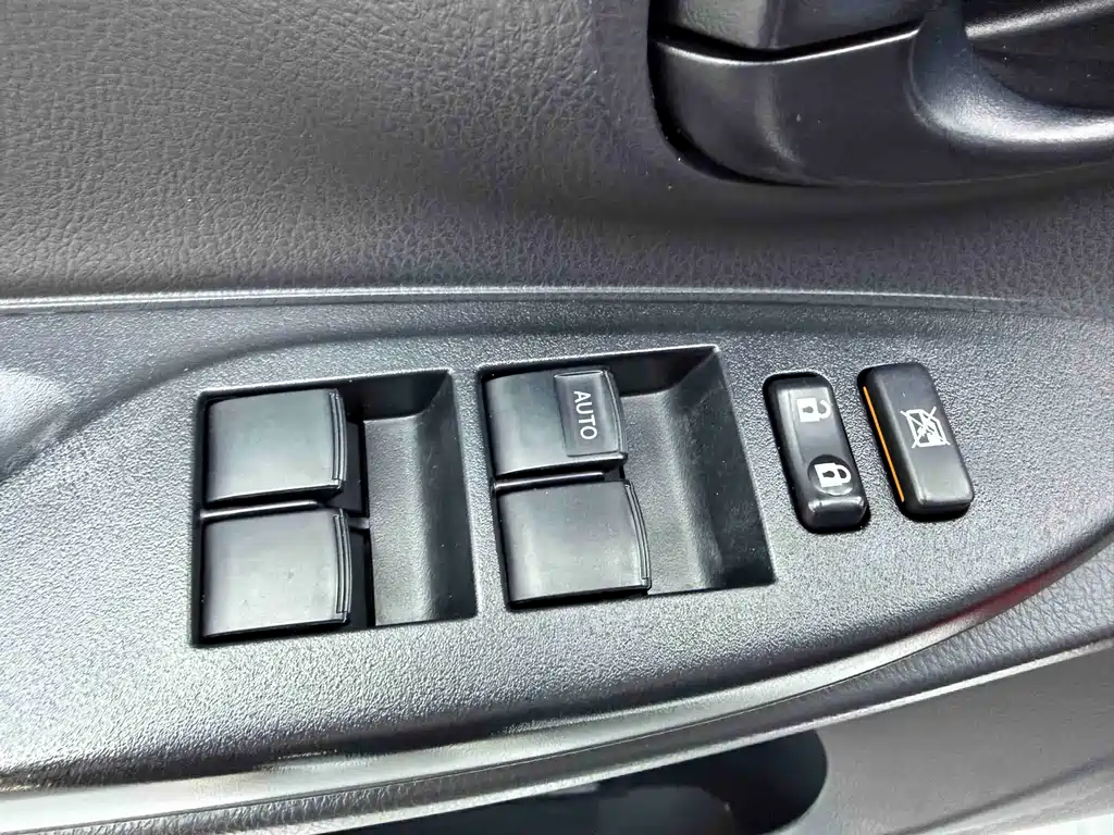 TOYOTA YARIS L ZHIXUAN