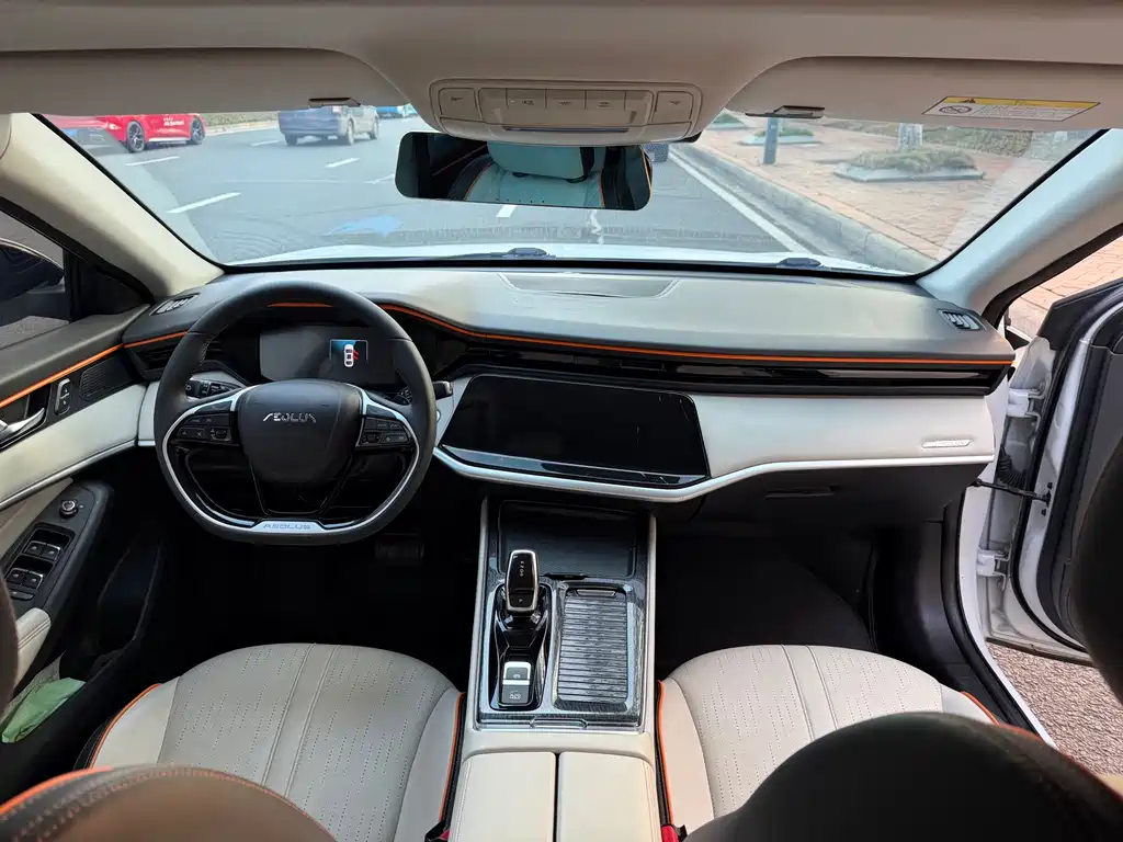 DONGFENG YI HYUN MAX