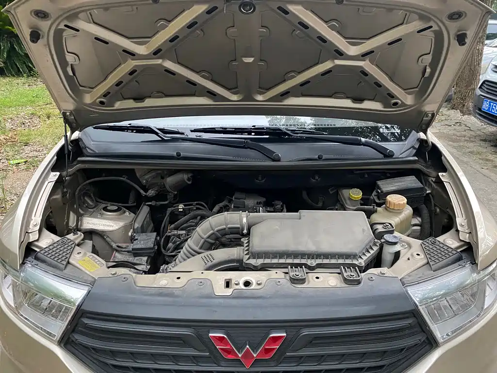 Wuling Hongguang V — миниатюра 6
