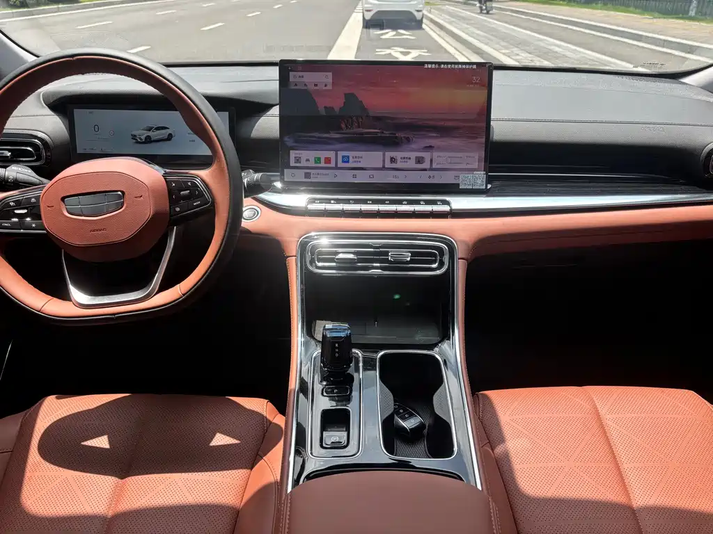 Geely Emgrand 2026 5 1.5T DCT Flagship