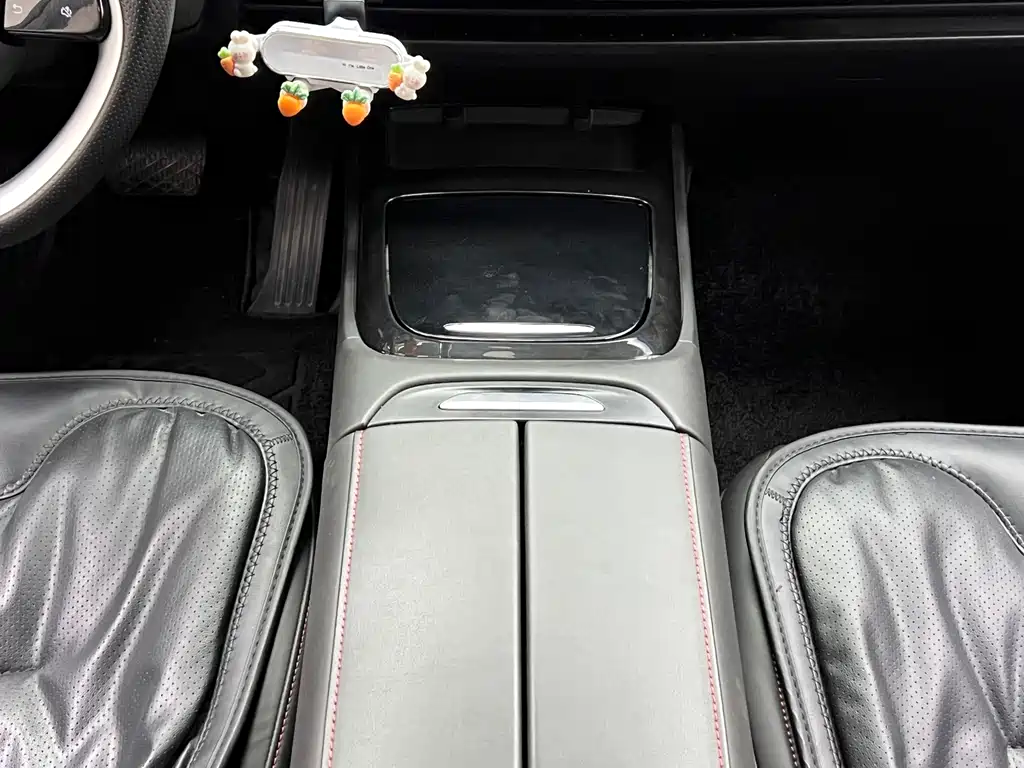XPeng P7 — миниатюра 26
