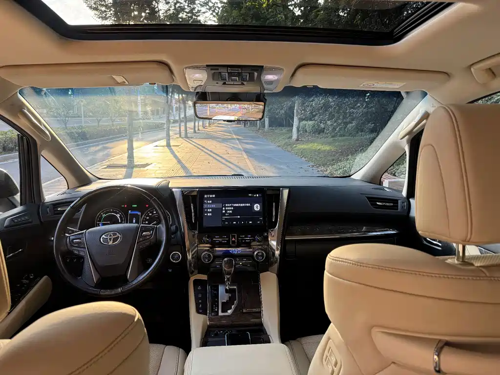Toyota Alphard 2021 — фото 5