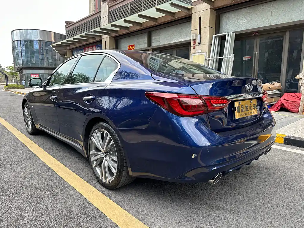 INFINITI Q50L