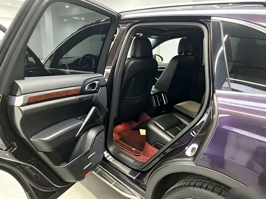 Porsche Cayenne — миниатюра 13