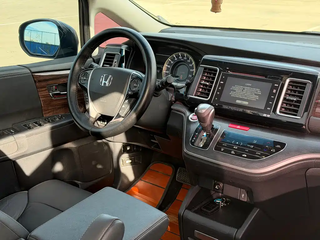Honda Elysion — миниатюра 12