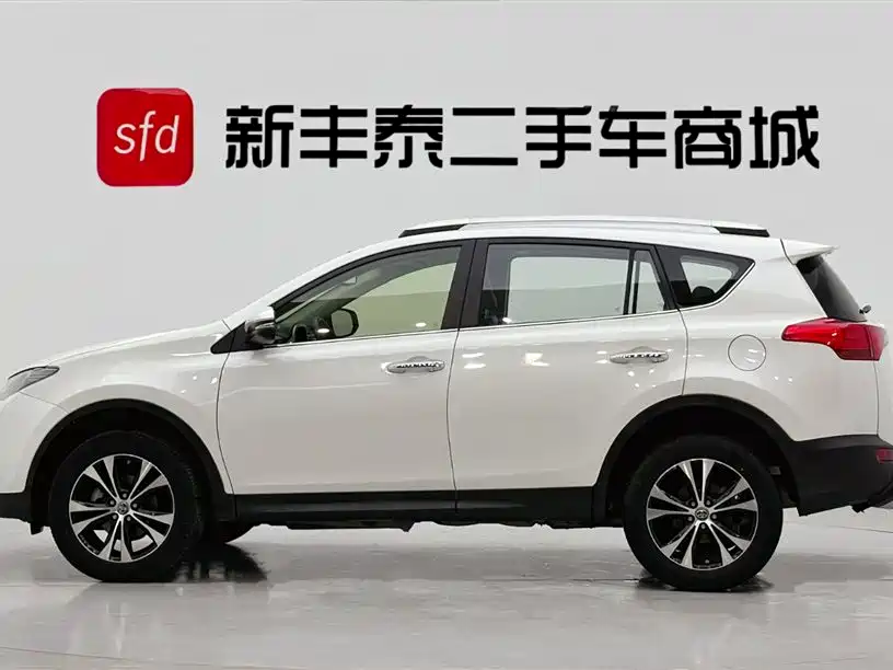 Toyota RAV4 2015 2.5L AT Elite