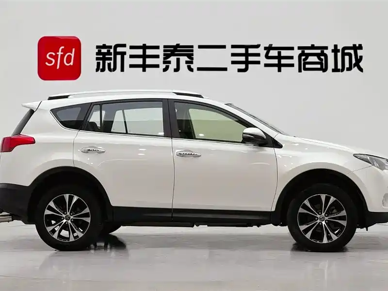 Toyota RAV4 2015 2.5L AT Elite