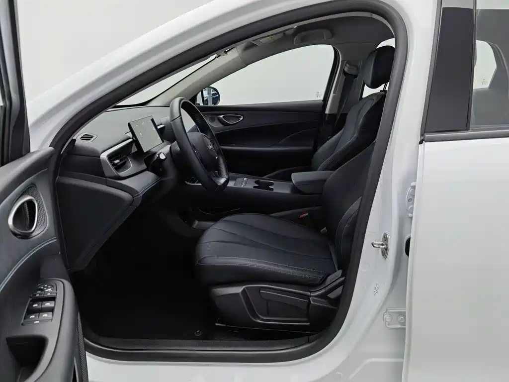 BYD Seal 05 DM-i — миниатюра 10