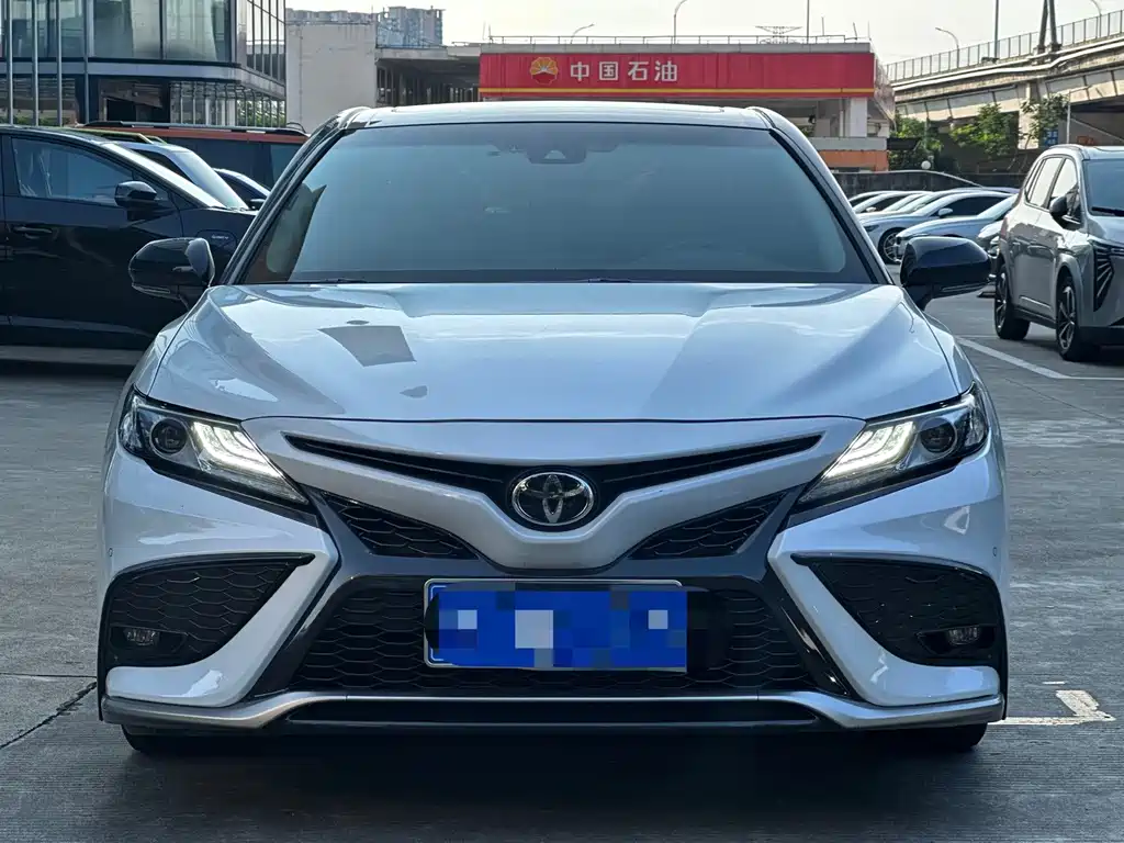 Toyota Camry — миниатюра 2