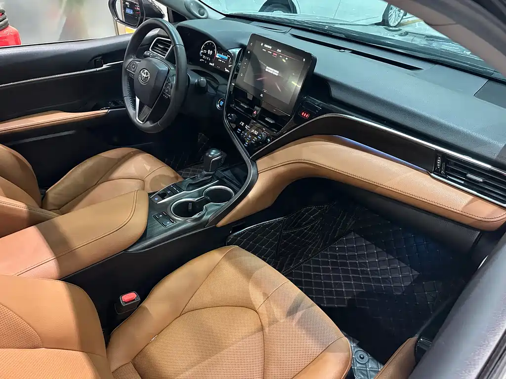 Toyota Camry — миниатюра 10