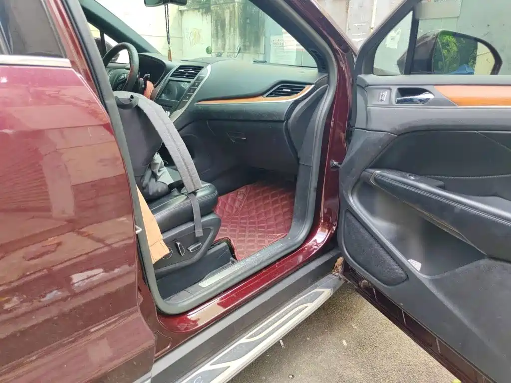 Lincoln MKC — миниатюра 18