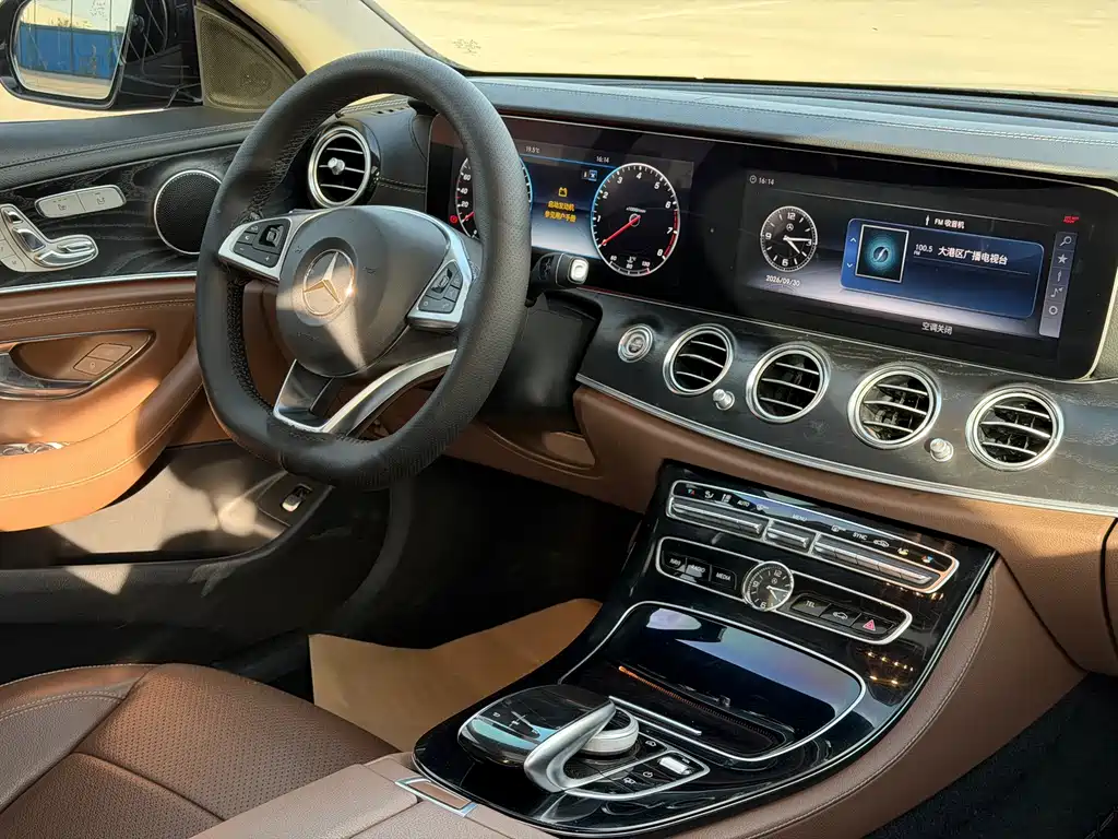 Mercedes-Benz E-Class — миниатюра 9