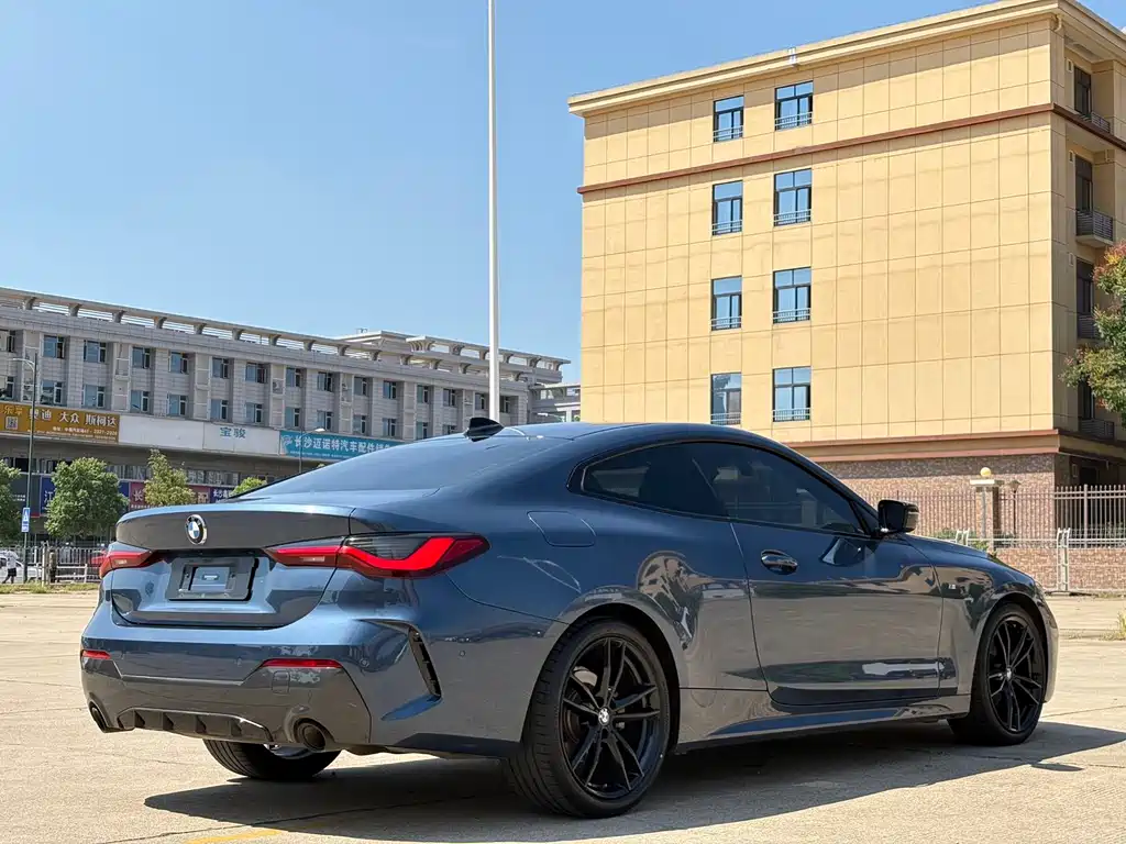 BMW 4 SERIES