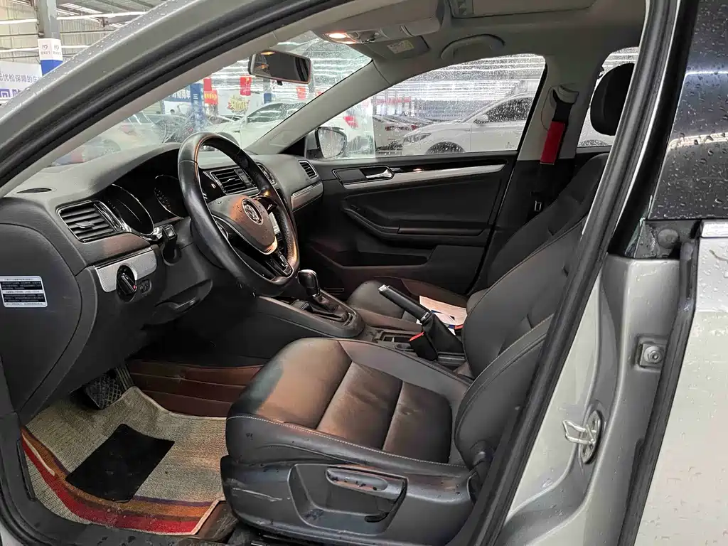 Volkswagen Sagitar — миниатюра 3