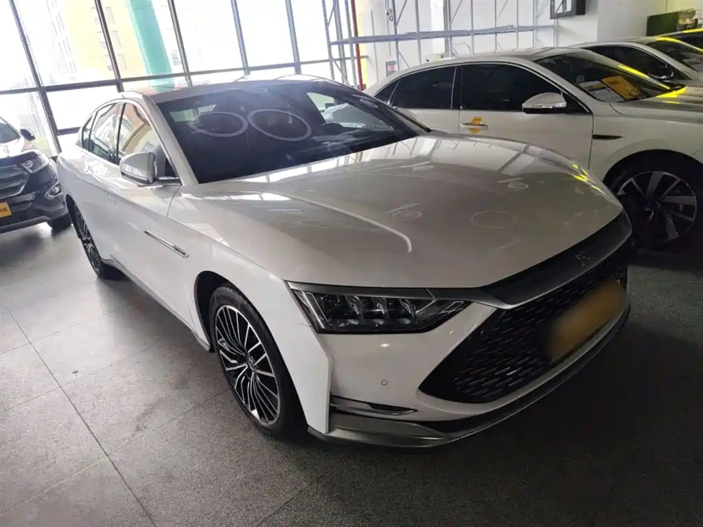 BYD Han - фото 4
