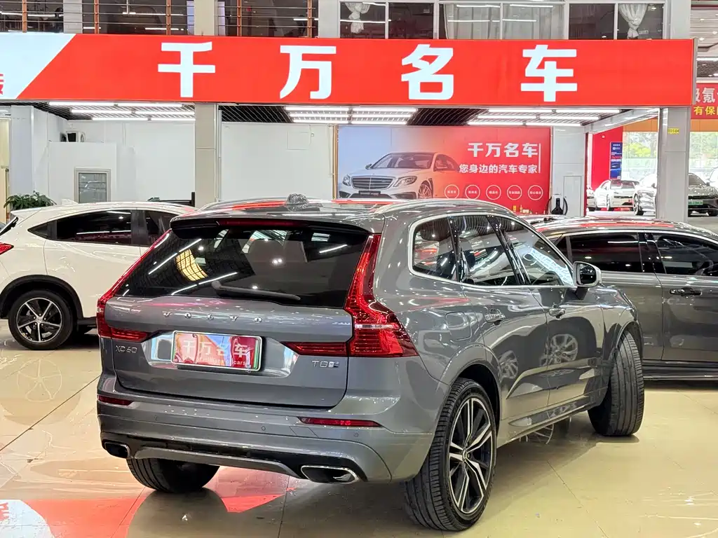 Volvo XC60 PHEV T8 E Drive Hybrid Smart Elegant Sport Edition China V, фото 5