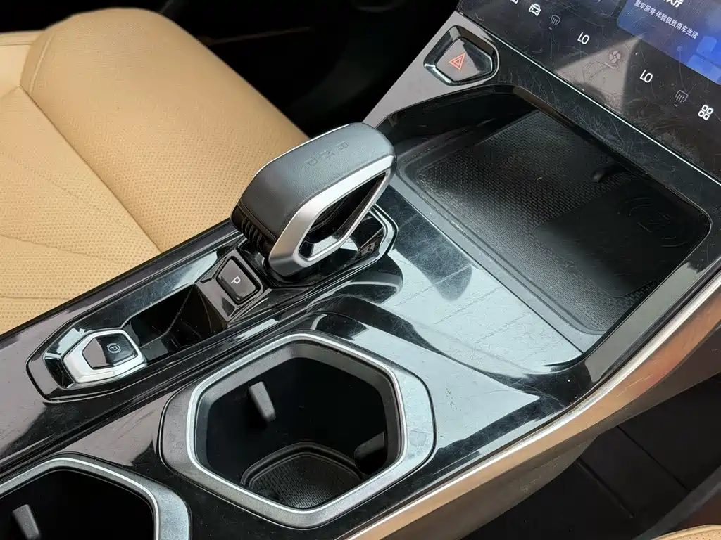 Geely Boyue L 2.0TD DCT Premium Type, фото 16