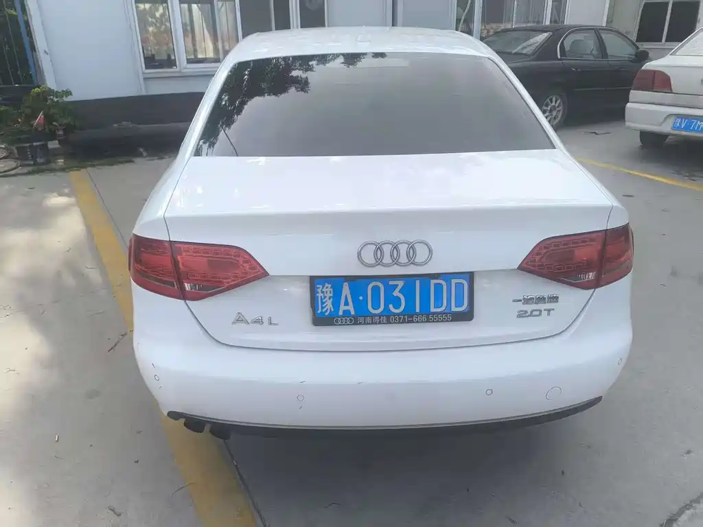 Audi A4L 2010 2.0 TFSI