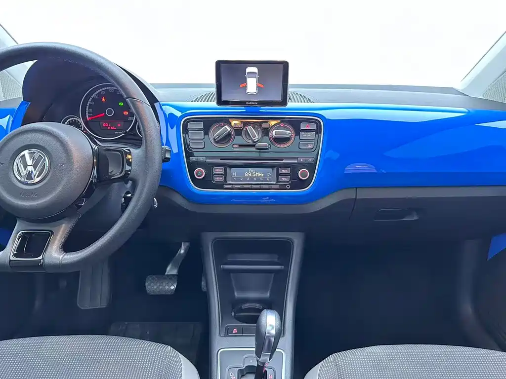 Volkswagen up! — миниатюра 11