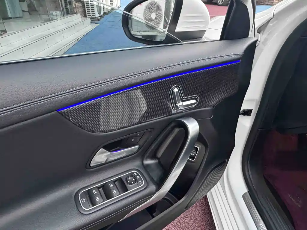 Mercedes-Benz A-Class 2023 — фото 10
