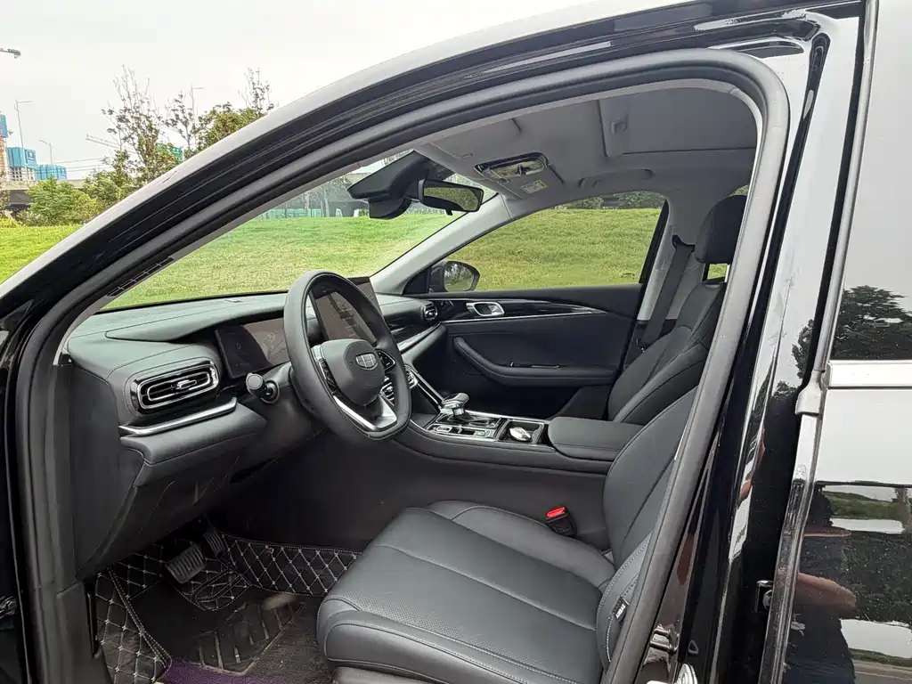 Geely Emgrand 2026 5 1.5L CVT Luxury