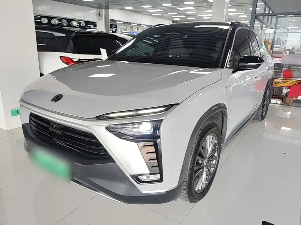 NIO ES8