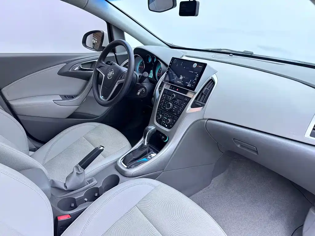 Buick Excelle 2013 XT 1.6L AT Fashion