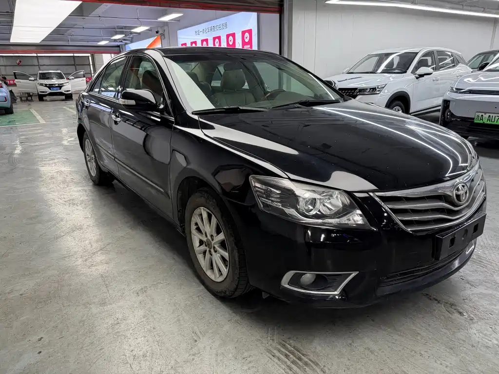 Toyota Camry — миниатюра 3