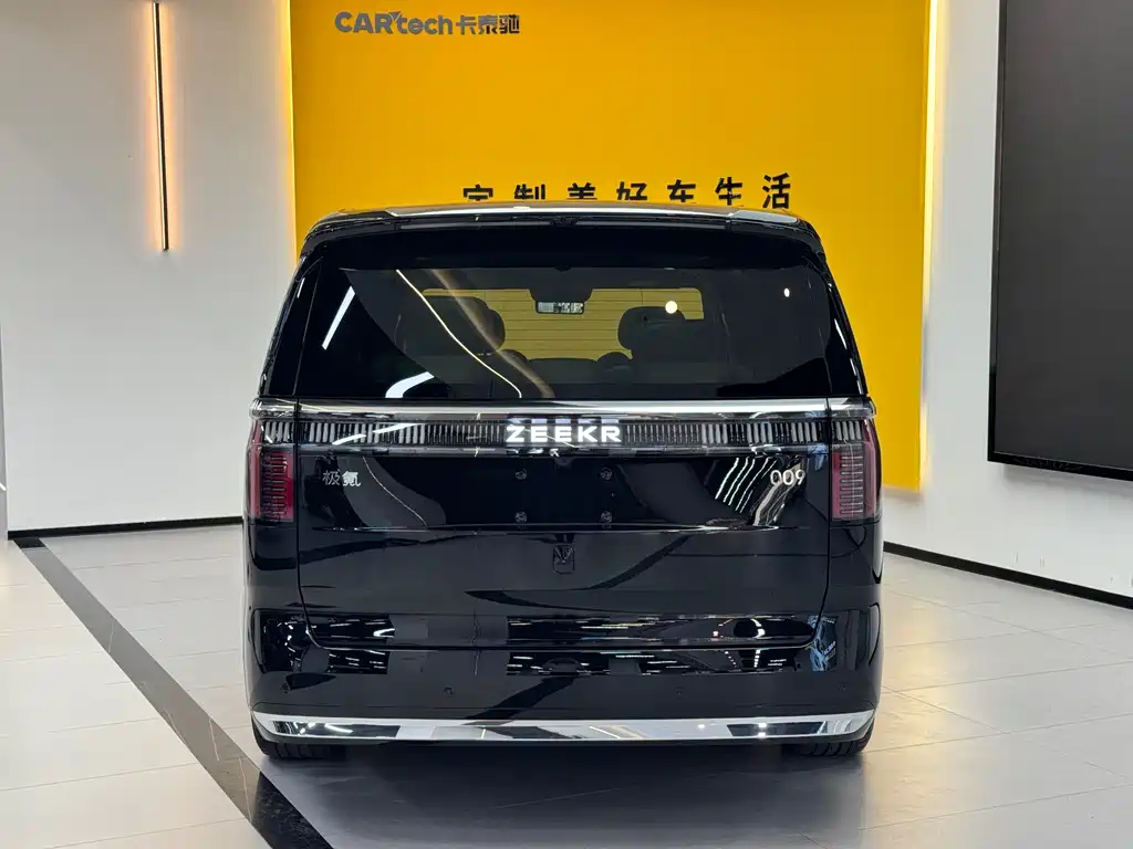 Zeekr 009 2024 мест 108kWh