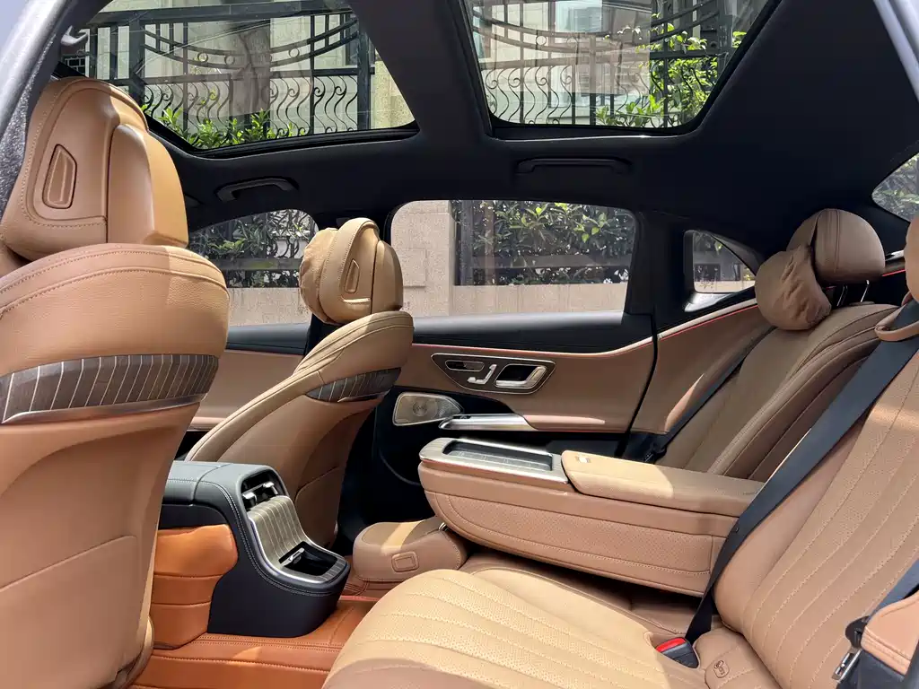 Mercedes-Benz E-Class E 2024 E 300 L Luxury
