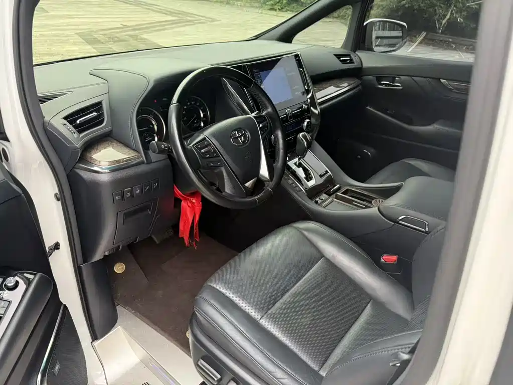 Toyota Alphard 2023 2.5L Premium